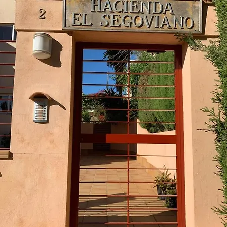Daire Apartamento Bajo A Avenida De Las Yedras *