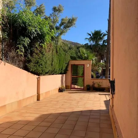 Daire Apartamento Bajo A Avenida De Las Yedras *
