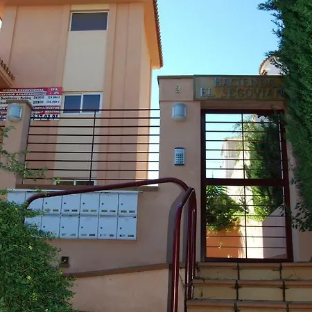 Apartamento Bajo A Avenida De Las Yedras *